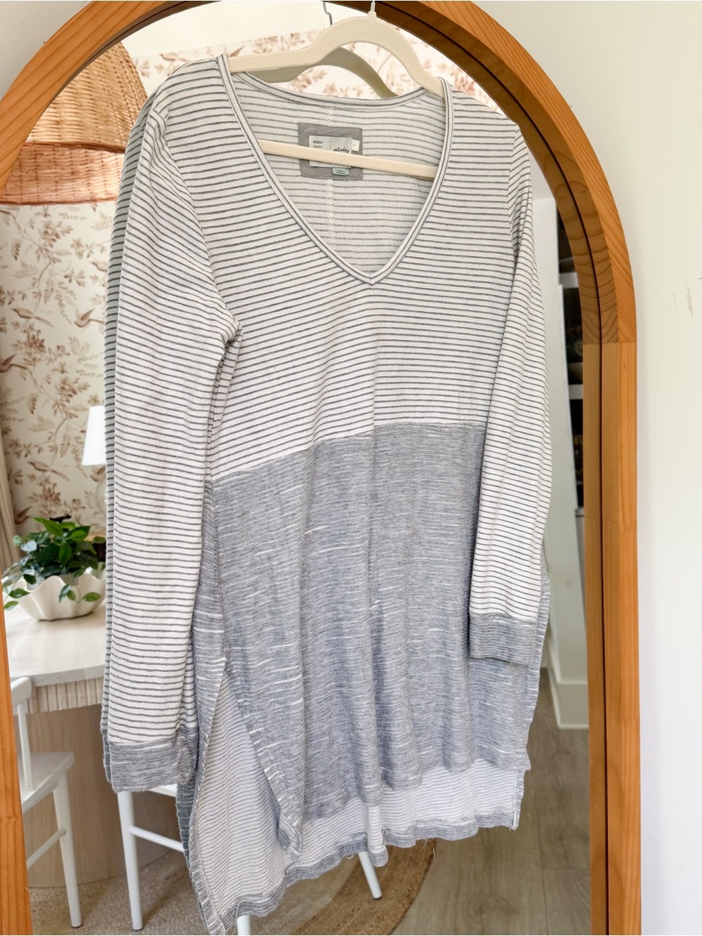 Anthro Saturday Sunday  V-Neck Striped Knit Tunic in Light Gray and White